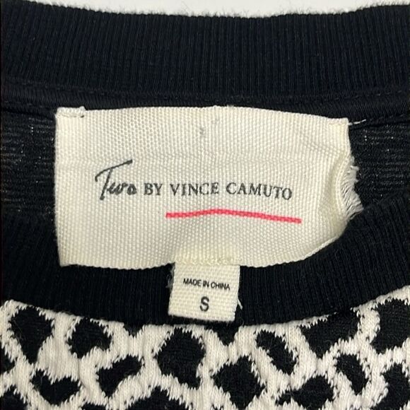 Two by Vince Camuto Abstract Black/off White Print 3/4 Sleeves w/ Pockets Top-Sm - Picture 8 of 9